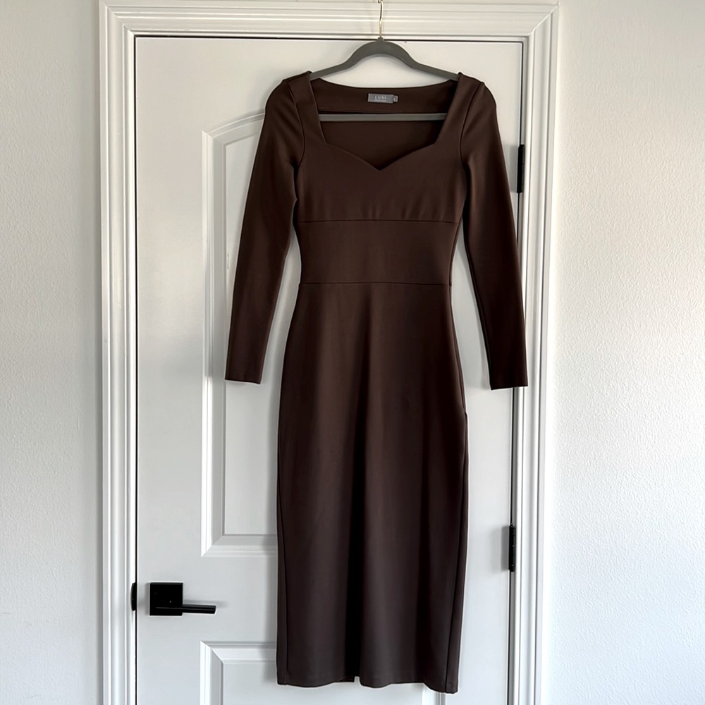 Lichi midi sweetheart dress